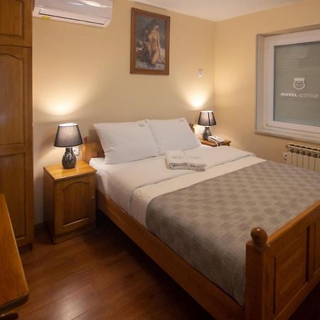 Motel Atos Laktaši Kültér fotó