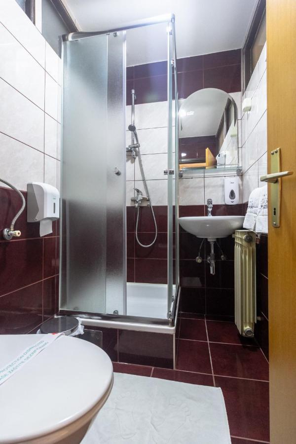 Motel Atos Laktaši Kültér fotó