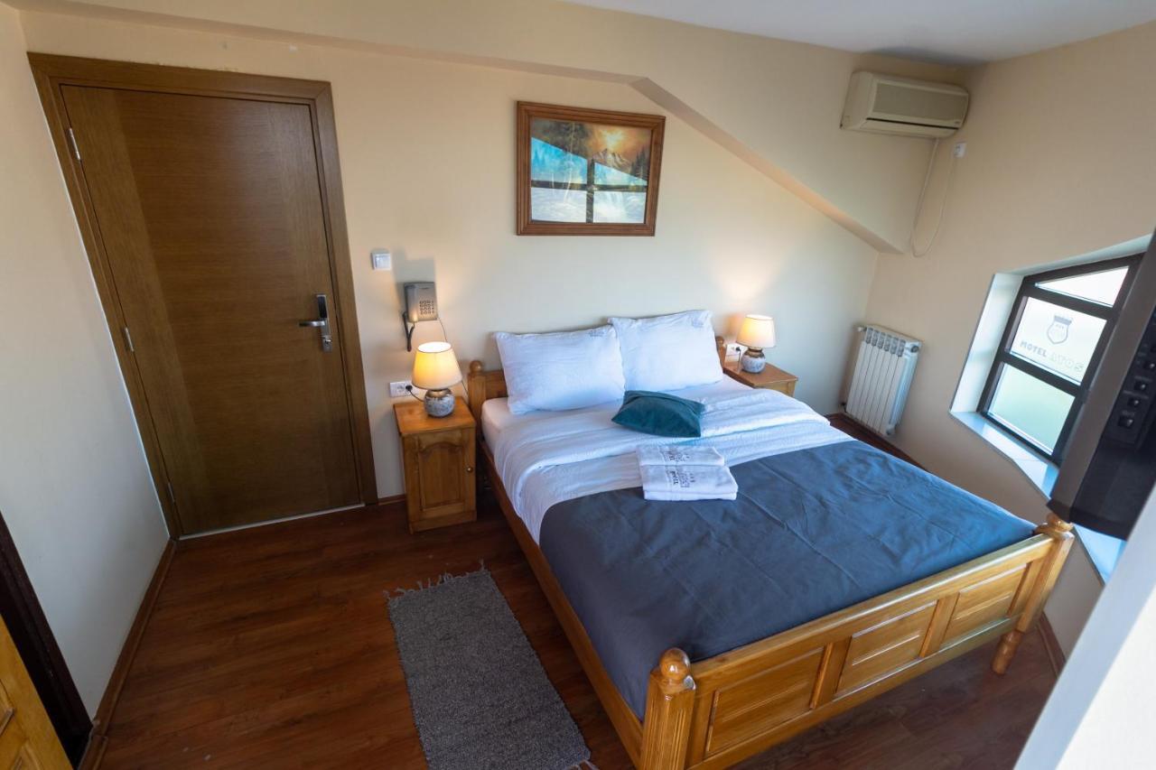 Motel Atos Laktaši Kültér fotó