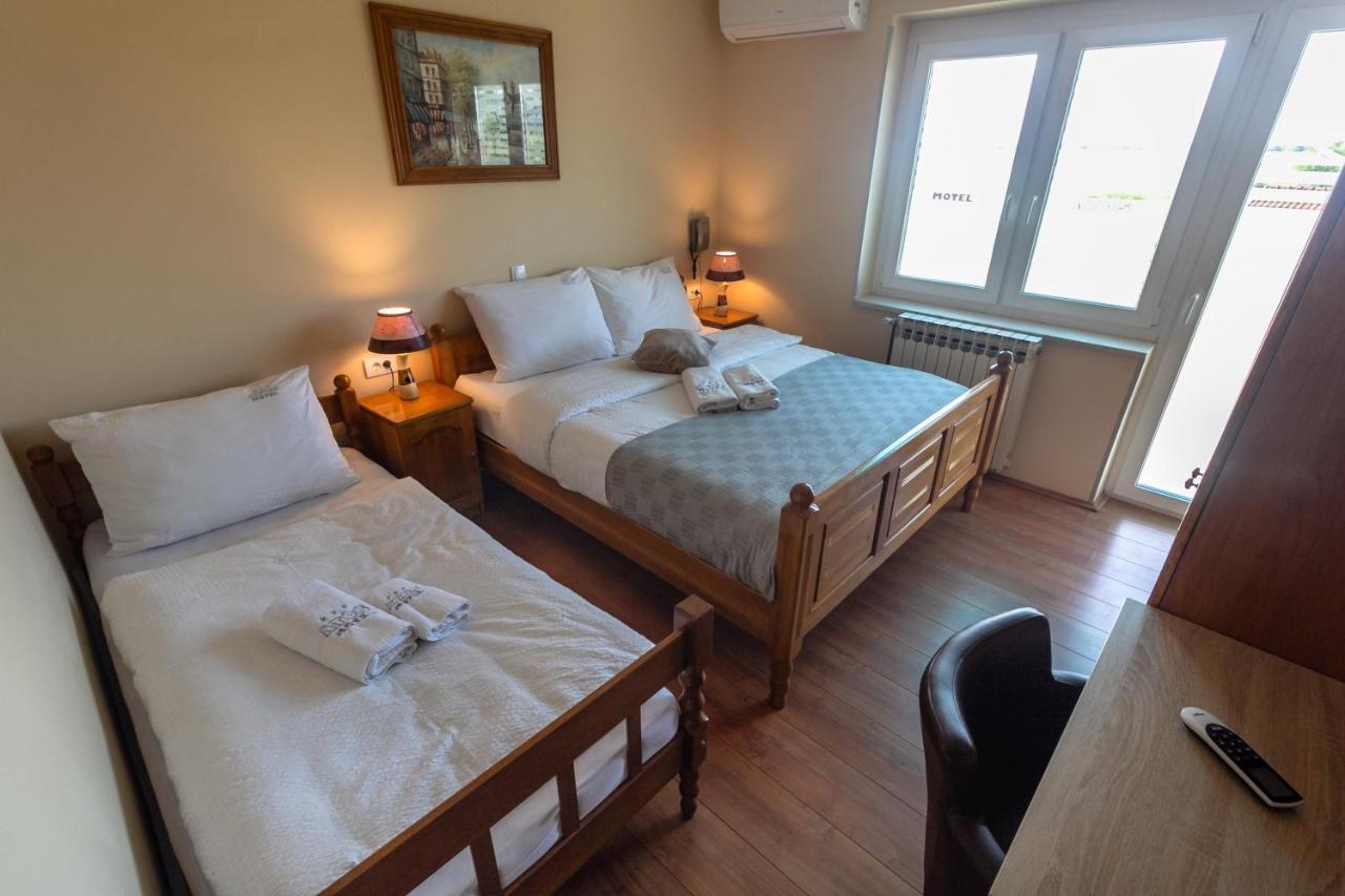 Motel Atos Laktaši Kültér fotó