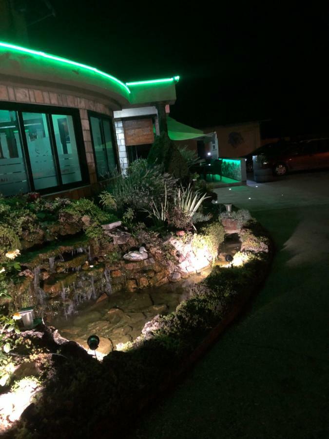 Motel Atos Laktaši Kültér fotó